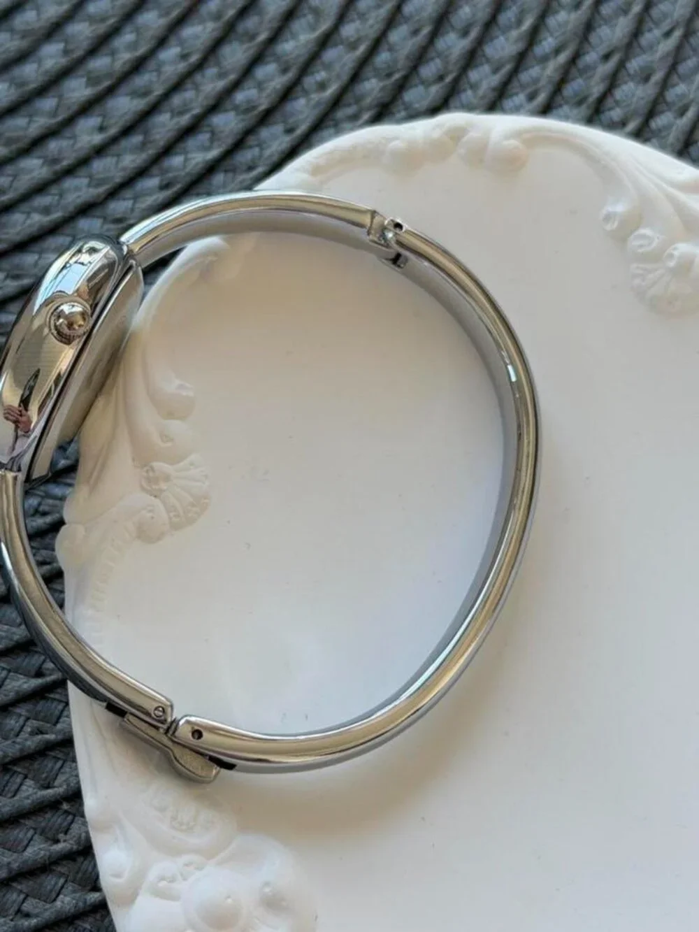 SKU0612 vintage vibe silver metal bracelet watch Stainless steel + gift bag